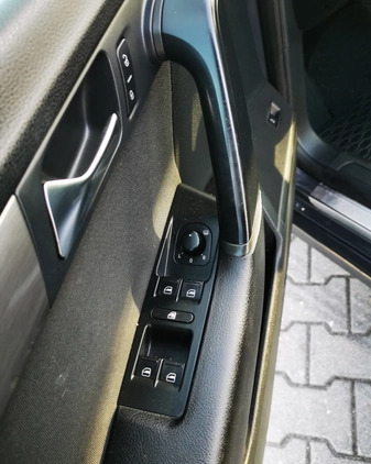Volkswagen Passat cena 36500 przebieg: 272000, rok produkcji 2011 z Drezdenko małe 407